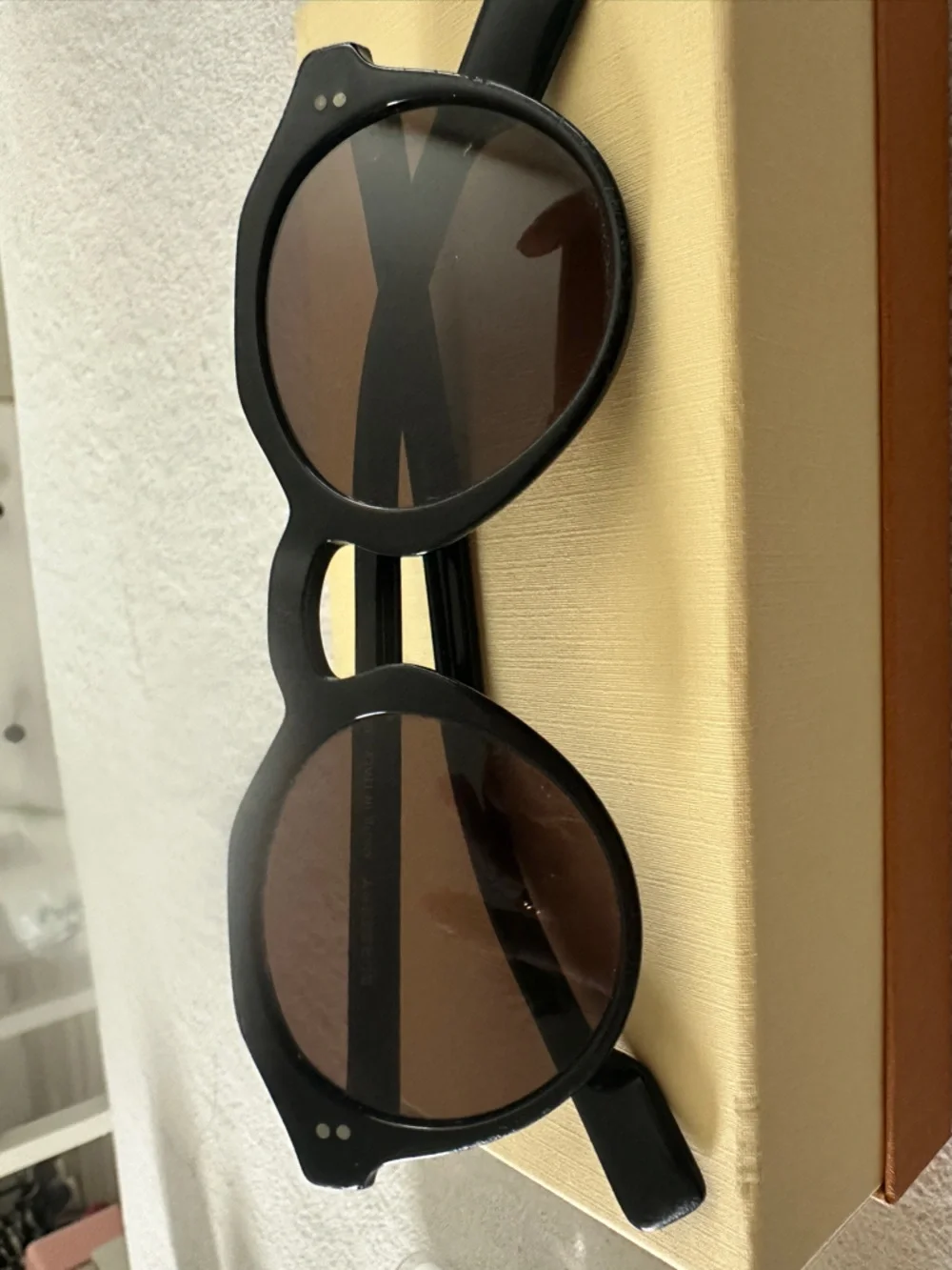 Burberry vintage Black Round Sunglasses